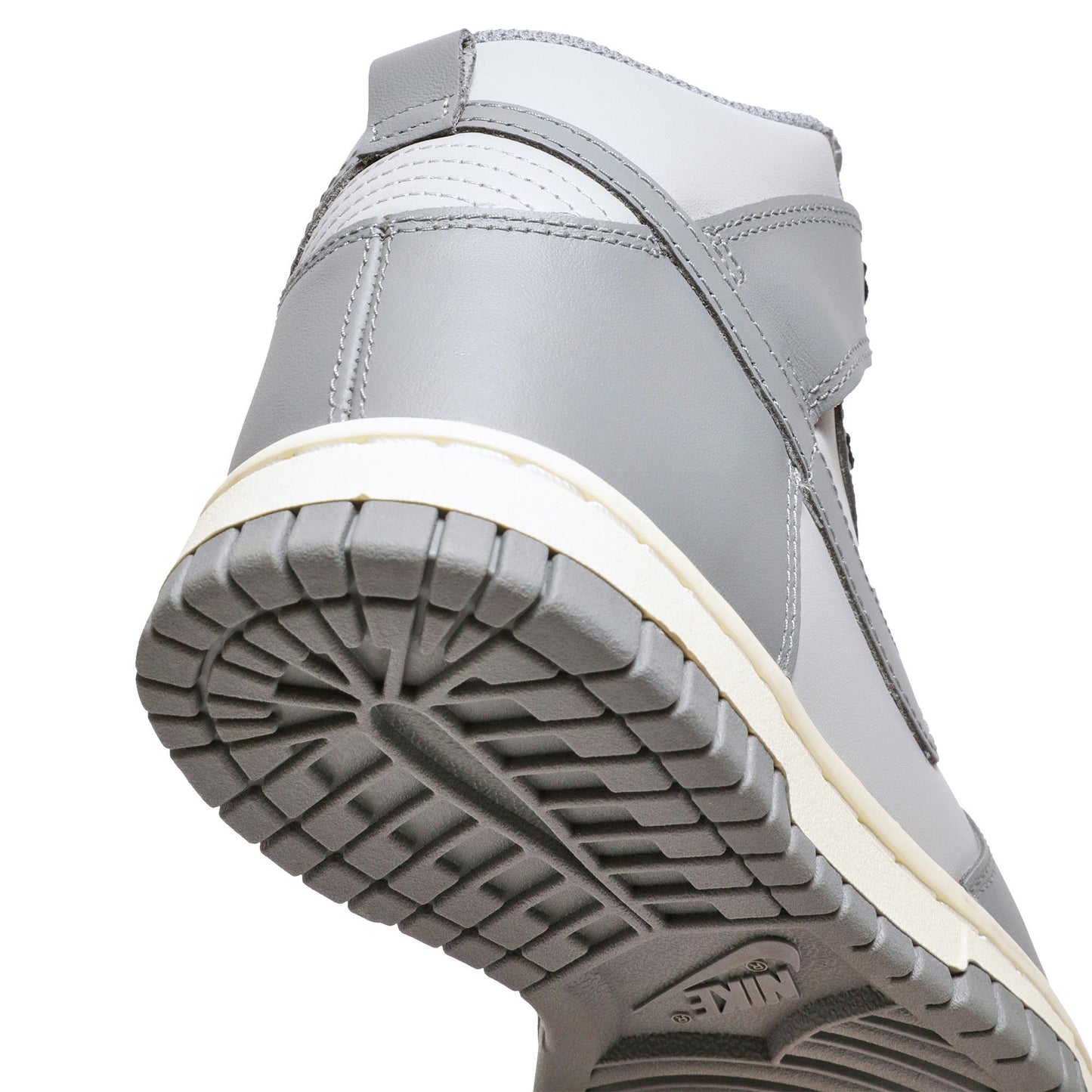 Nike Wmns Dunk High 'Aged Grey'