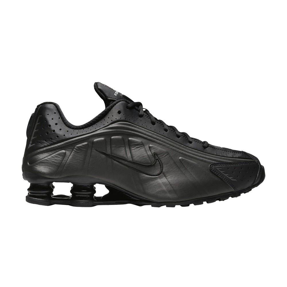 Nike Shox R4 'Triple Black' 2025