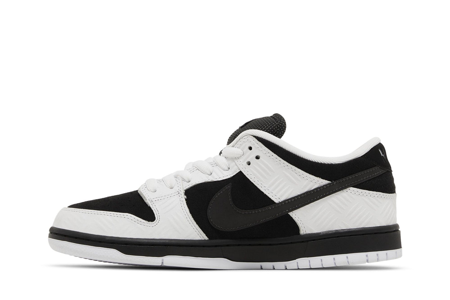 TIGHTBOOTH x Nike Dunk Low SB